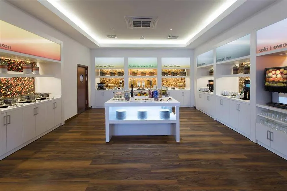 ***  Hampton By Hilton Gdansk Airport Otel Polonya